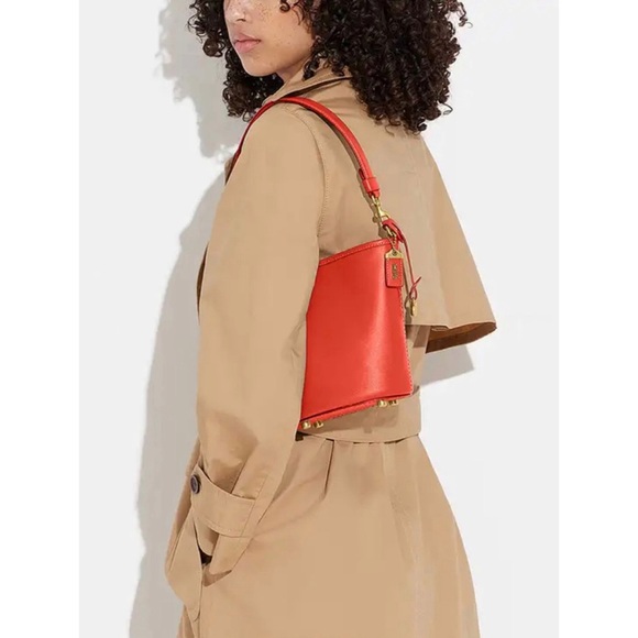 COACH Dakota Bucket Bag 16 Glovetanned Leather In Sun Orange Crossbody - Picture 3 of 6